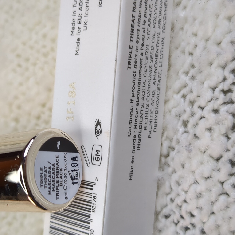 ICONIC London Triple Threat Mascara in Black, 9ml/0.30fl oz - Picture 2 of 10